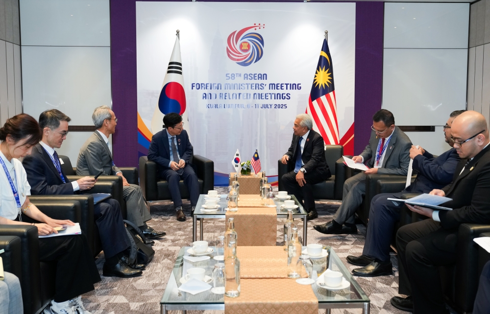 아세안 관련 외교장관회의 계기 아시아 5개국과 양자 회담 개최